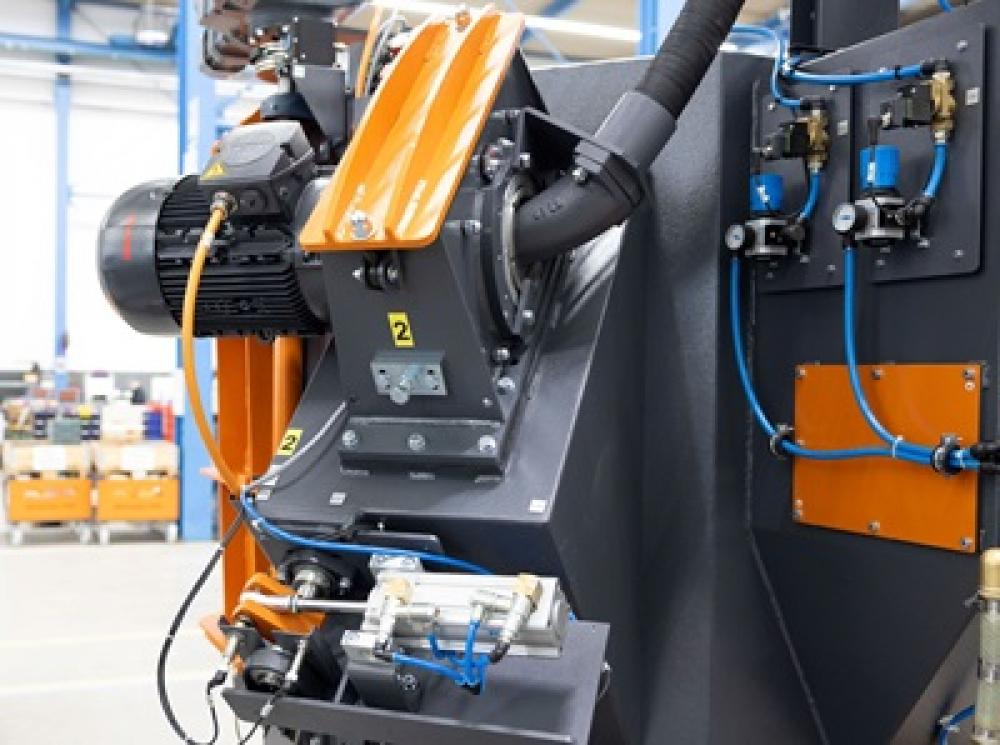 Rösler and Teqram’s Easy Shotblaster RDT 150 Sets New Standards in Sheet Metal Blast Cleaning