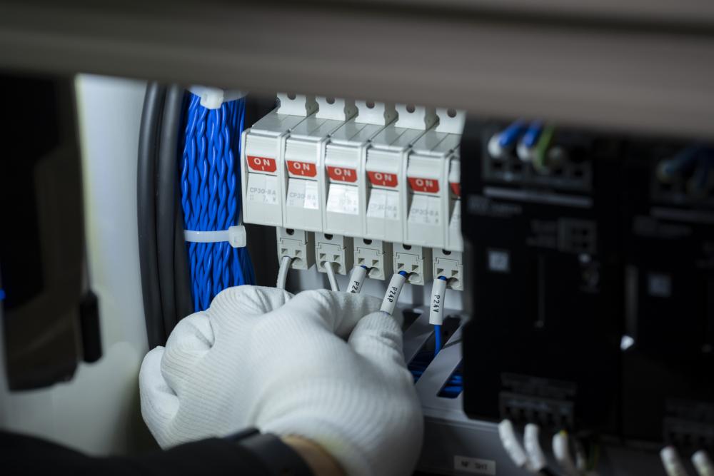 Hirata Corporation Utilizes Spring Clamp Terminals